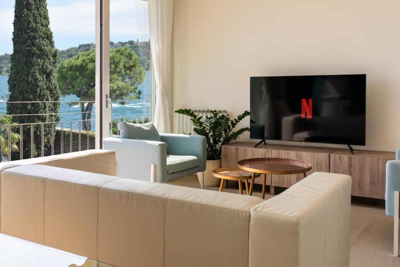 Luxury Lake View Apartments Salò Eksteriør billede